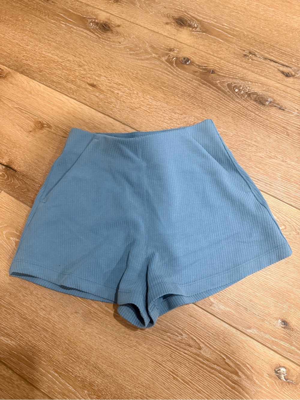 lululemon athletica High-Waist Ribbed Shorts in Dusty Blue Sz 0